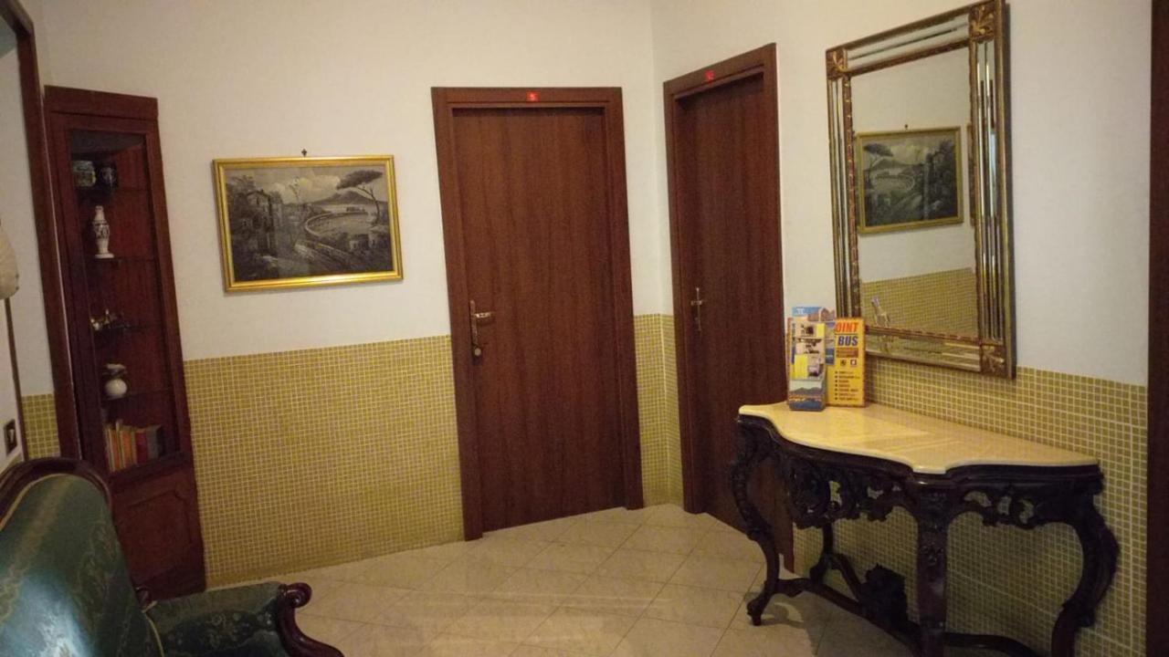 Vittorio Veneto 2* Naples