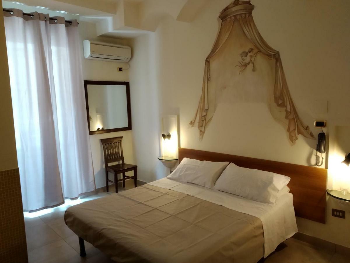Hotel Vittorio Veneto Napoli Neapel